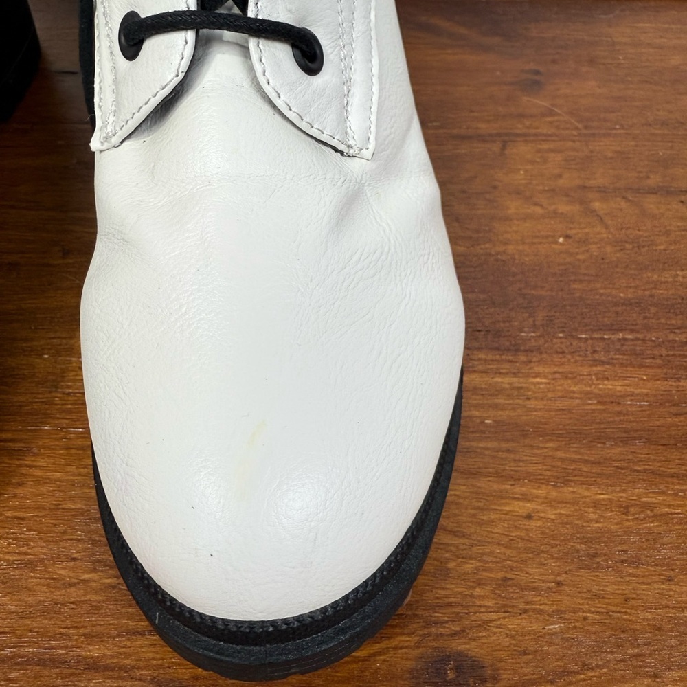 Mia women’s white & black lace up/side zipper combat/moto heeled boots. Size 8 - Picture 7 of 13